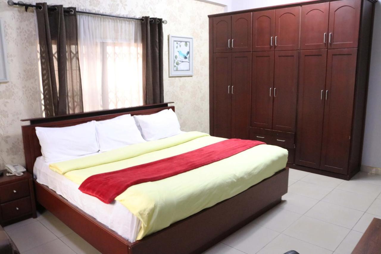 Golden Crystal Experience Hotel Accra Ruang foto