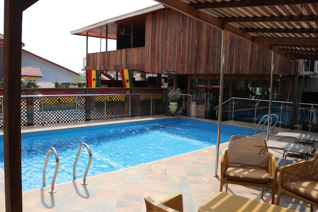 Golden Crystal Experience Hotel Accra Bagian luar foto