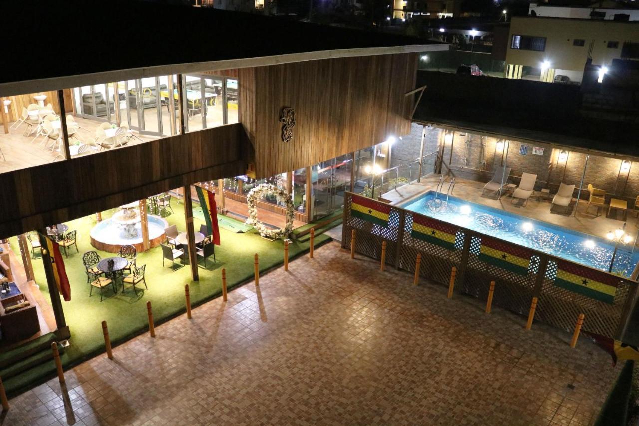 Golden Crystal Experience Hotel Accra Bagian luar foto